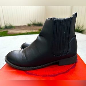 Black Booties Wmn’s 7.5